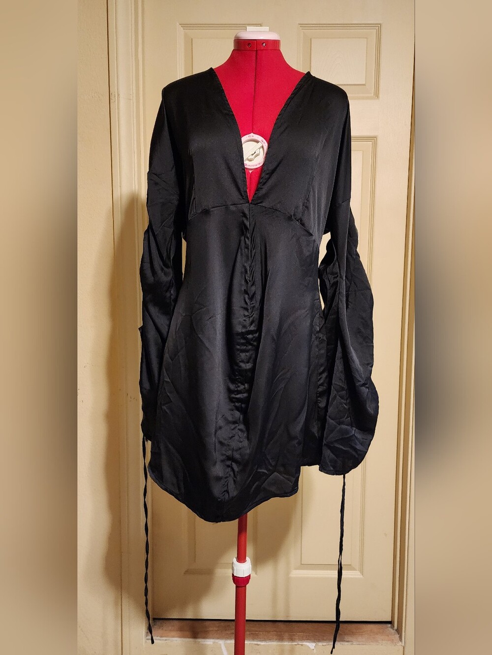 PrettyLittleThing Plus Black Satin Plunge Ruched Dress - Size 16